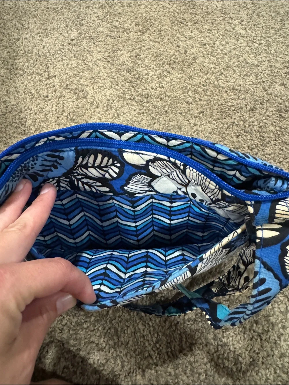 VERA BRADLEY BLUE BAYOU CROSSBODY WALLET BAG—Blue and White